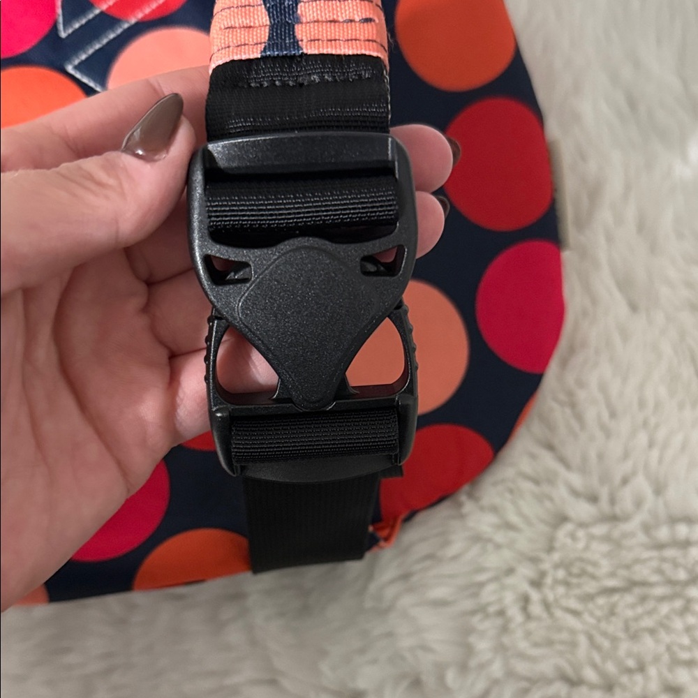 Kavu Sling Bag with Vibrant Red and Orange Circles - Picture 11 of 11